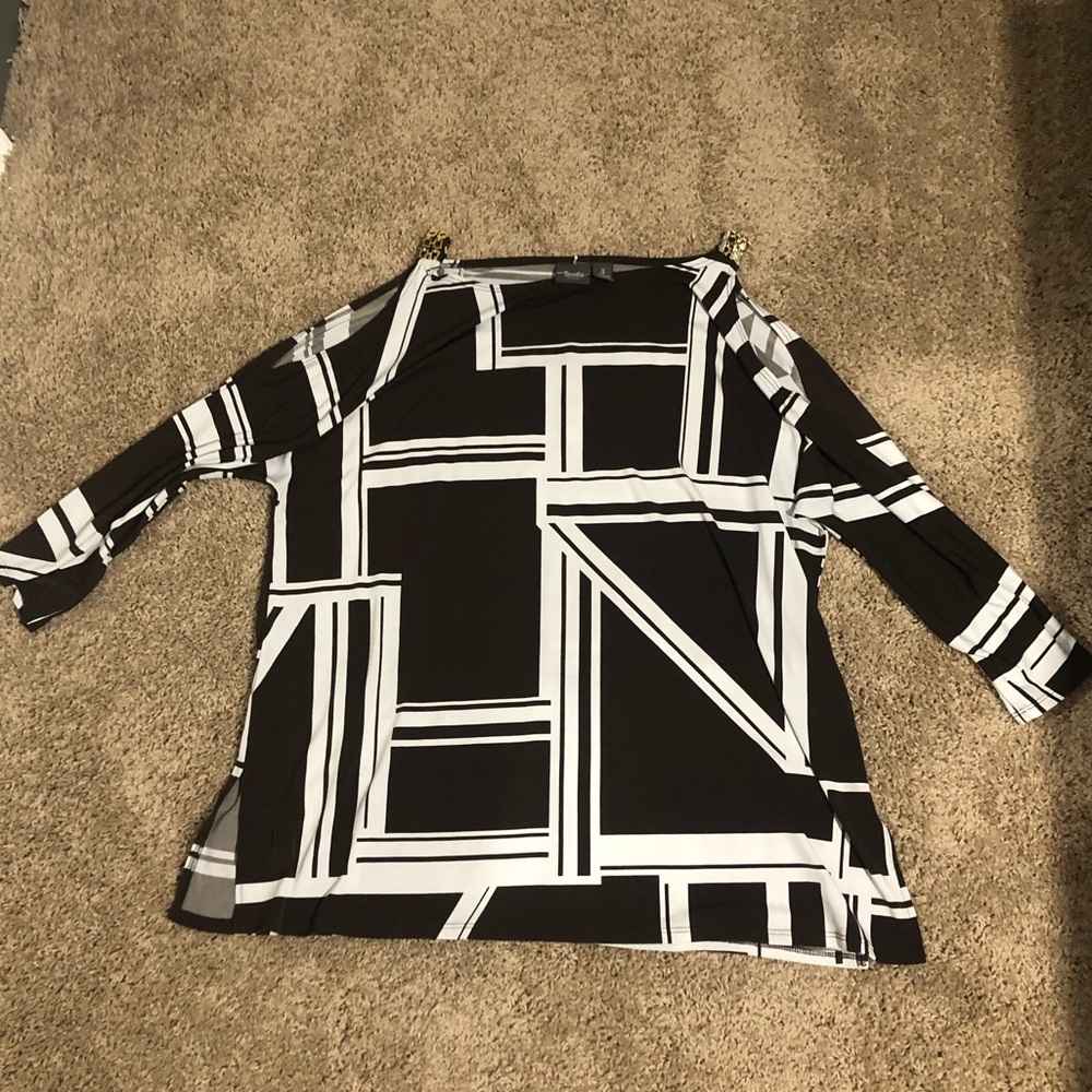 Chico’s brown top